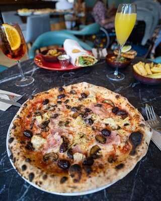 Fuego Neapolitan Pizza & Grill