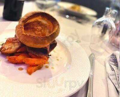 Spotlight Restaurant & Bar