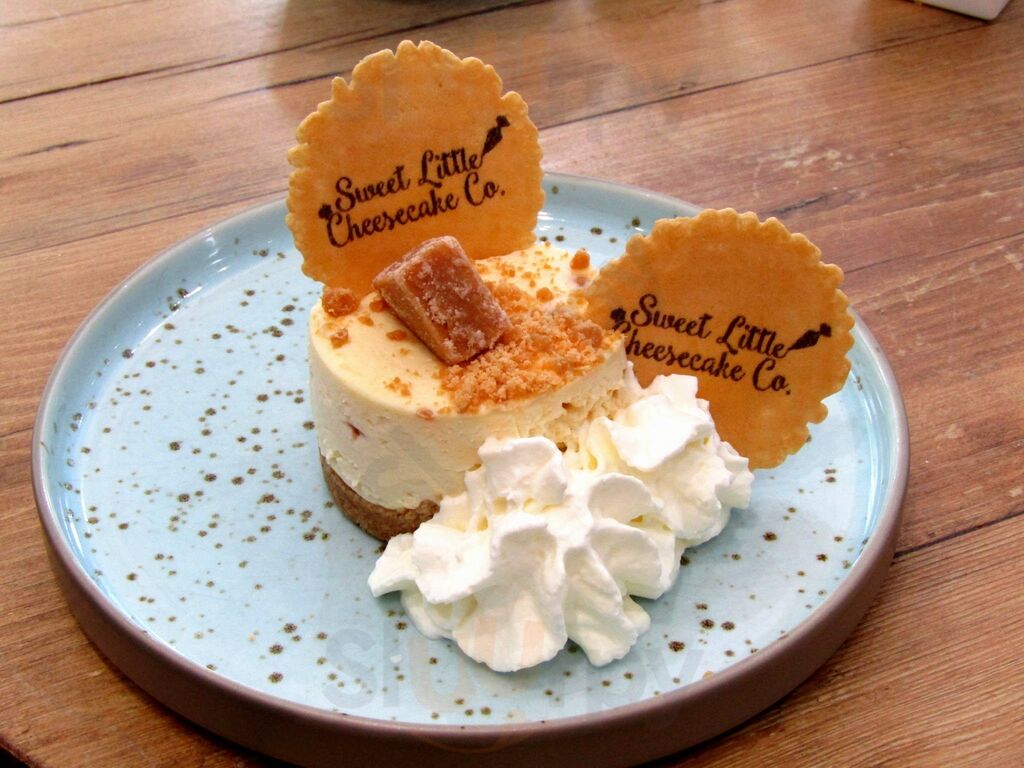 Sweet Little Cheesecake