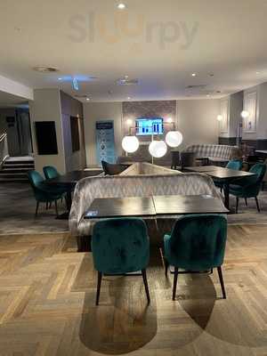 Nineteen Hundred Bar & Lounge