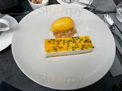 M Victoria Street Raw