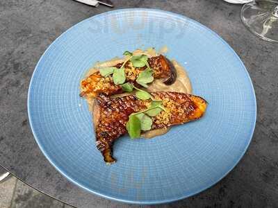 M Victoria Street Raw