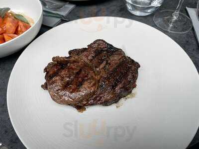 M Victoria Street Raw