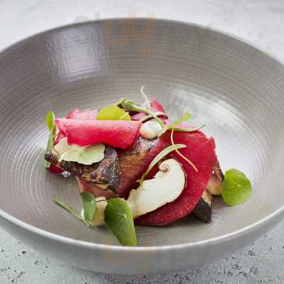 M Victoria Street Raw