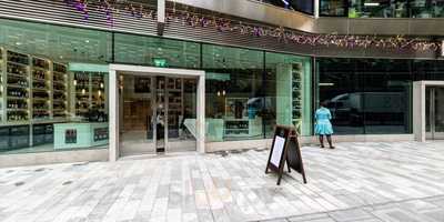 M Victoria Street Raw