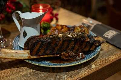 The Grey Horse - Whisky Bar & Smokehouse