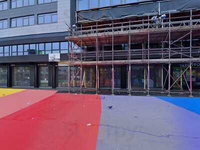 The Glamorous Show Bar