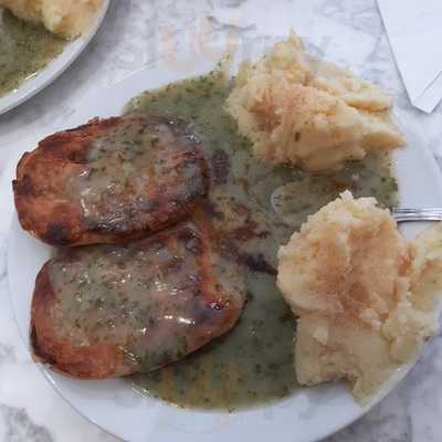 Robin Pie And Mash