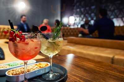 Tworuba Cocktail Bar