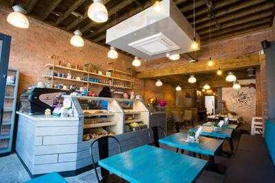 Bisque & Beyond Family Art Cafe