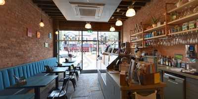 Bisque & Beyond Family Art Cafe