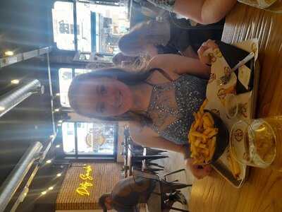 Chuck And Blade Burgers