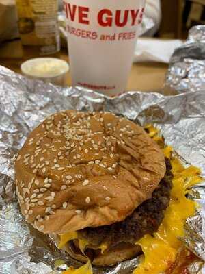 Five Guys Tower Bridge