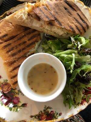 Abigayl Lily Floral Design & Tearoom