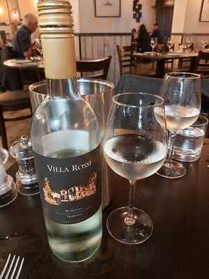 Escape Restaurant & Bar