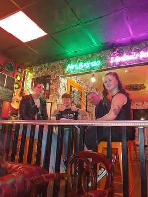 The Vale Bar & Mo's Bistro