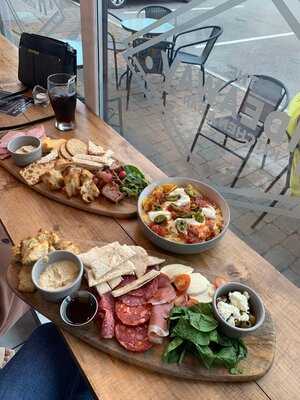 The Hideaway Kitchen & Bar