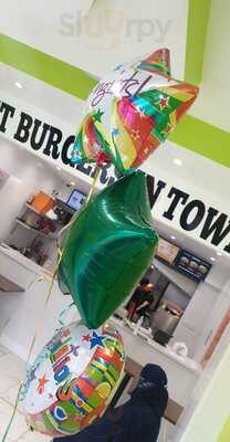 Star Burgers & Desserts