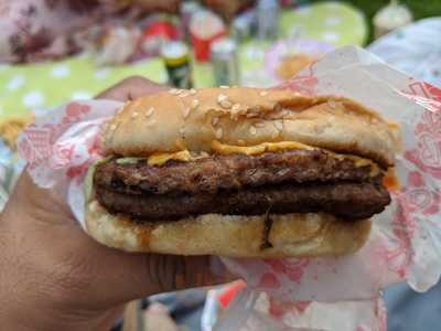 Star Burgers & Desserts