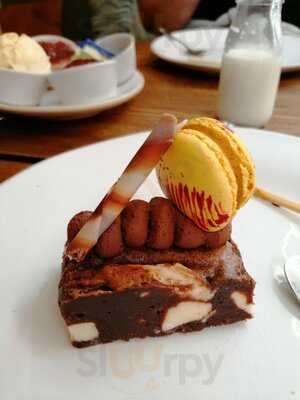 Red.h - Real English Drinks House