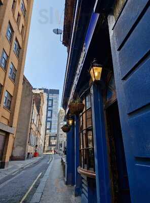 The Denbigh Castle Pub