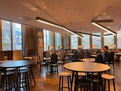 Tapas La Casa Bar & Restaurant