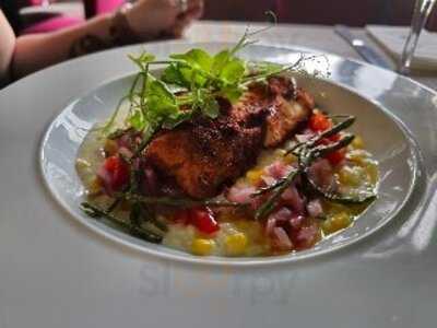 Henry Viii's Bar & Brasserie