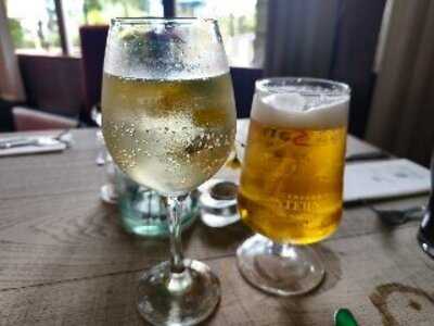 Henry Viii's Bar & Brasserie