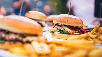 The Claremont Pub And Garden