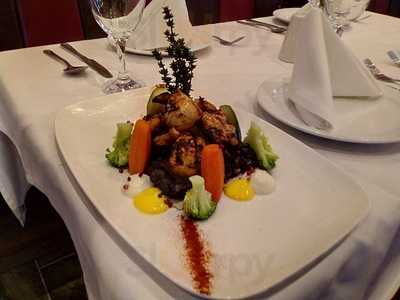 The Den Grill And Wine Bar