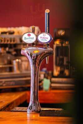 Merlot Garden Bar & Restaurant