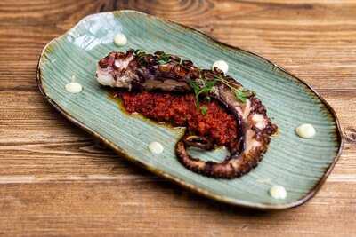 Merlot Garden Bar & Restaurant