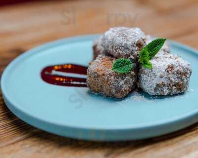 Merlot Garden Bar & Restaurant