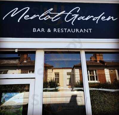 Merlot Garden Bar & Restaurant