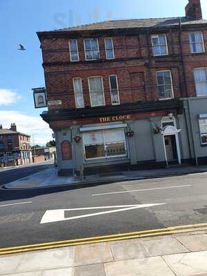 The Clock Free House