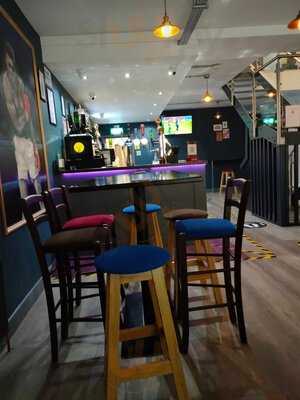 Mr Schnapps Sports Bar