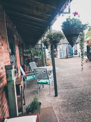 The Cellar Door @craythornecourtyard