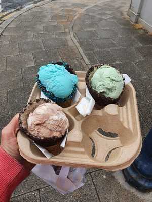 Lottie's Sweet Creams