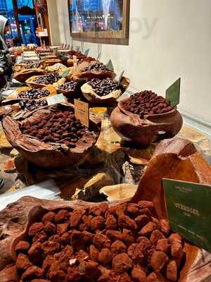 Dark Sugars Ice Cream