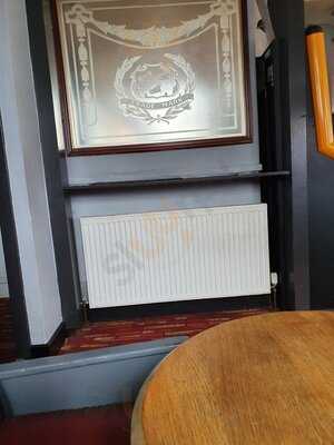 The Grove Free House