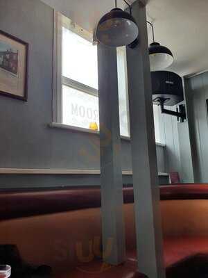 The Grove Free House