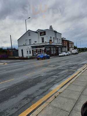 The Grove Free House