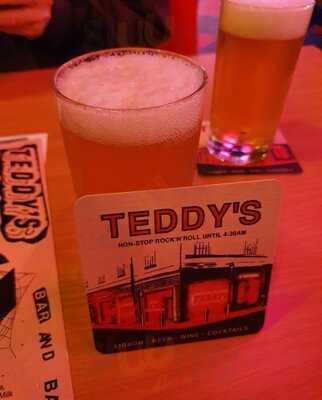 Teddy's Bar
