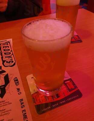 Teddy's Bar