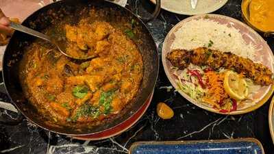 Akaya Restruant & Lounge (halal)