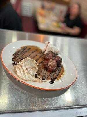 Poppins Cafe And Restaurant