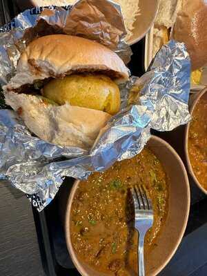 Shree Krishna Vada Pav