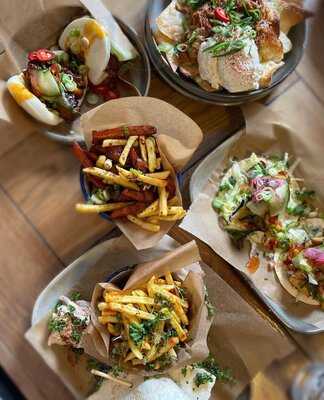 Maggie Elliott And The Three Pillars