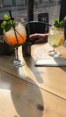 Maggie Elliott And The Three Pillars