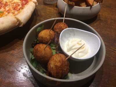 Fashion House Bistro